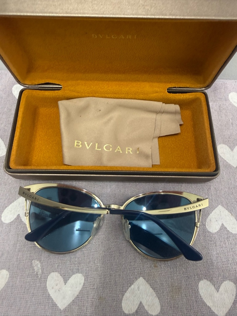 Bulgari Serpenti Cat Eyes Sunglasses with
blue color mirror lenses in EUC case - Picture 9 of 11